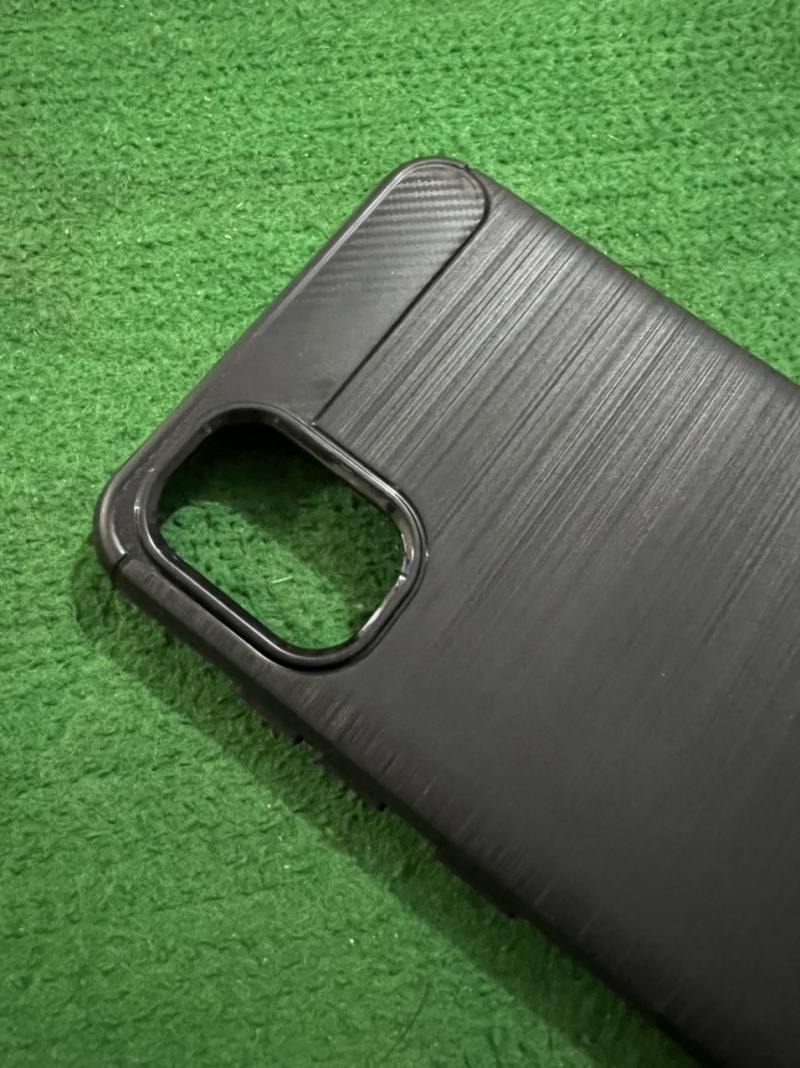 Ốp Lưng Samsung Galaxy A05 Chống Sốc Dạng Carbon Hiệu Likgus Giá Rẻ là ốp silicon mềm, có độ đàn hồi tốt khả năng chống sốc cao thiết kế sang trọng